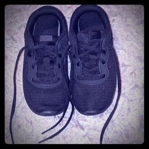 Black nike sneakers